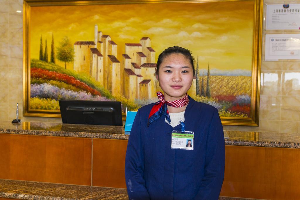 Hanting Express Shanghai Pudong Airport Buitenkant foto