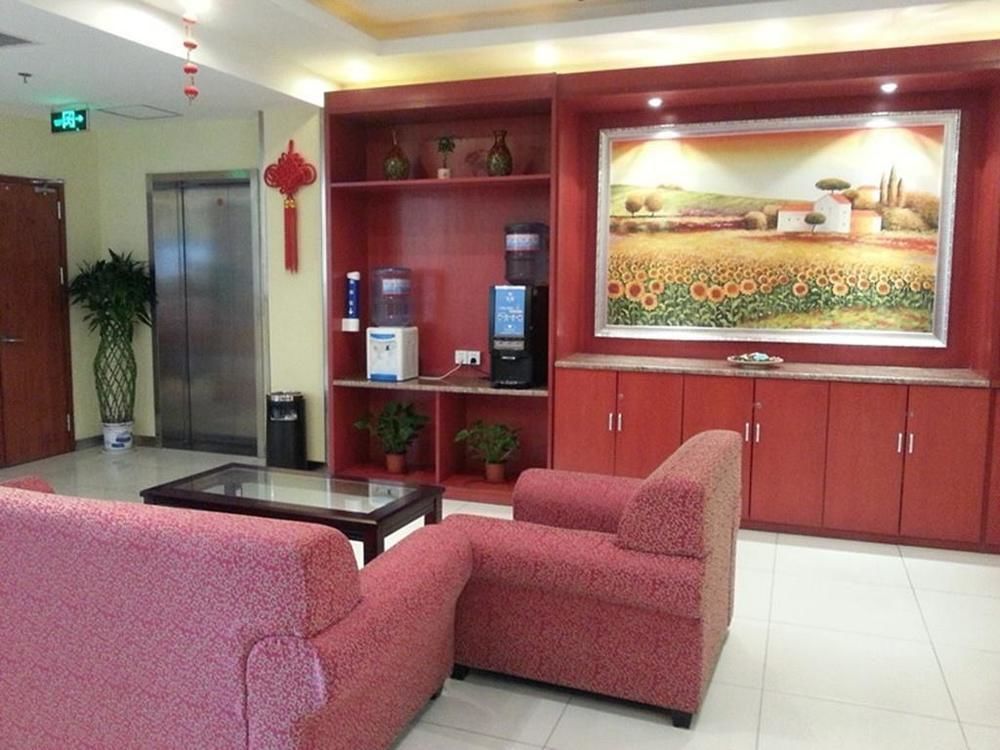 Hanting Express Shanghai Pudong Airport Buitenkant foto